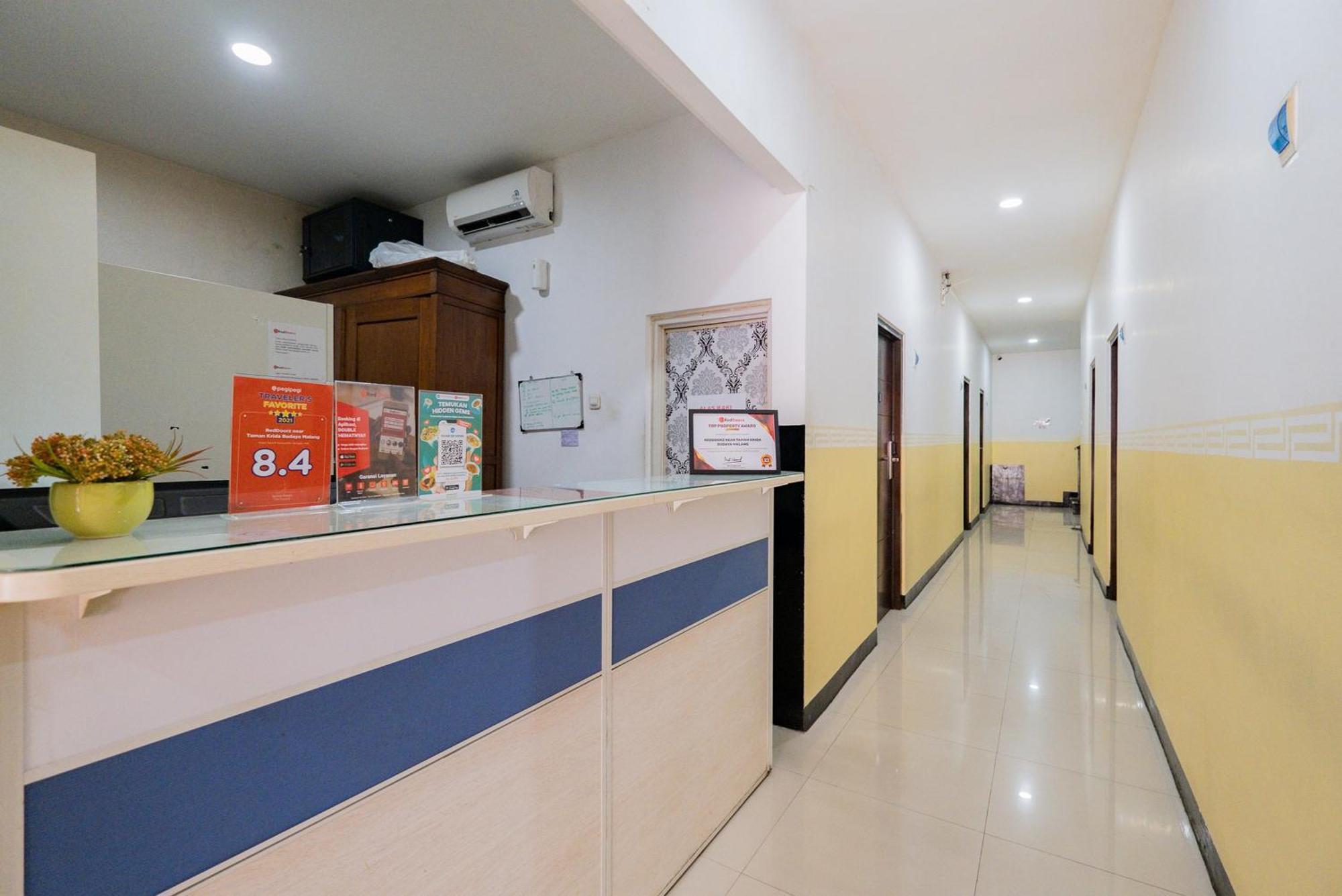 Reddoorz Near Taman Krida Budaya Malang Dış mekan fotoğraf