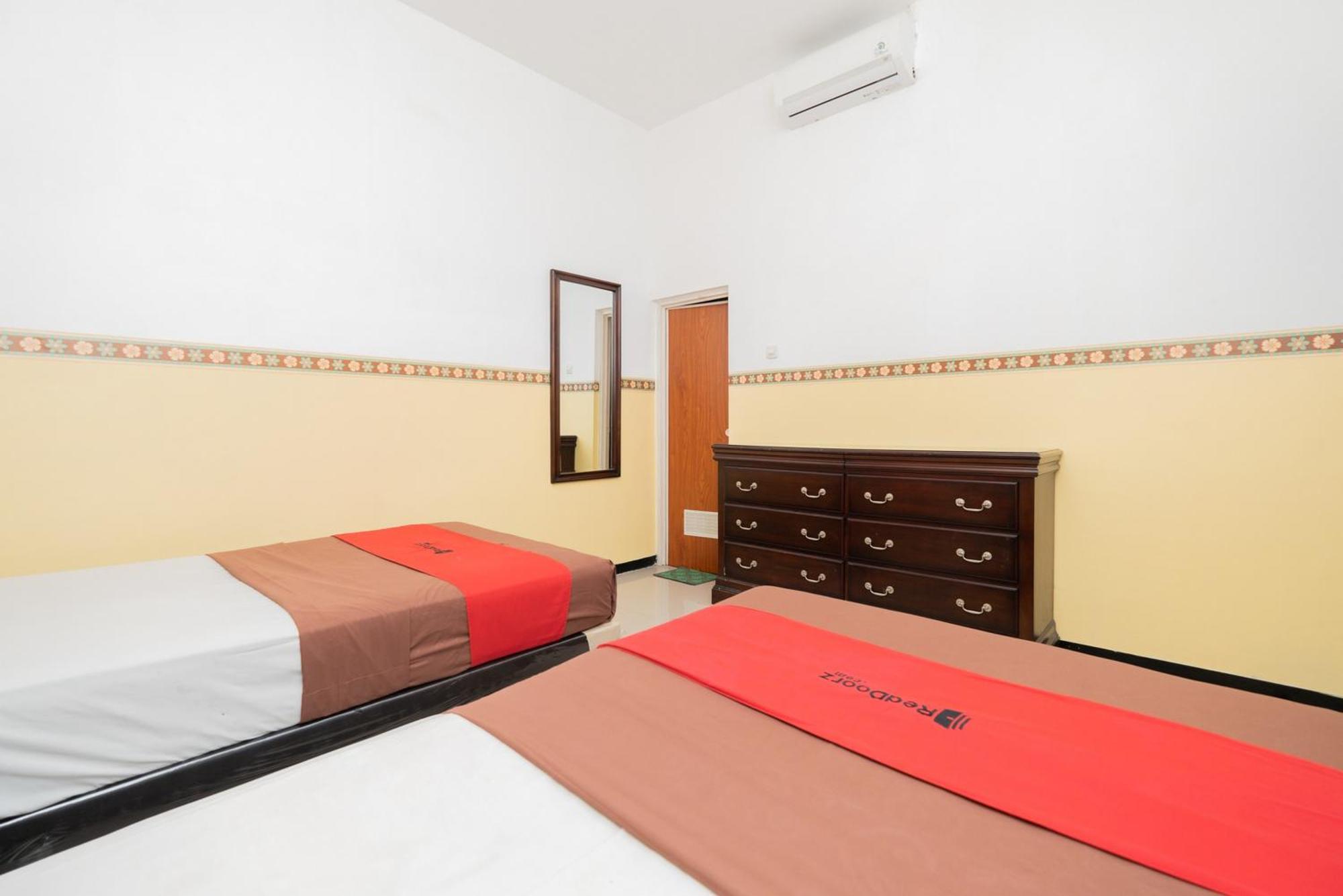 Reddoorz Near Taman Krida Budaya Malang Dış mekan fotoğraf