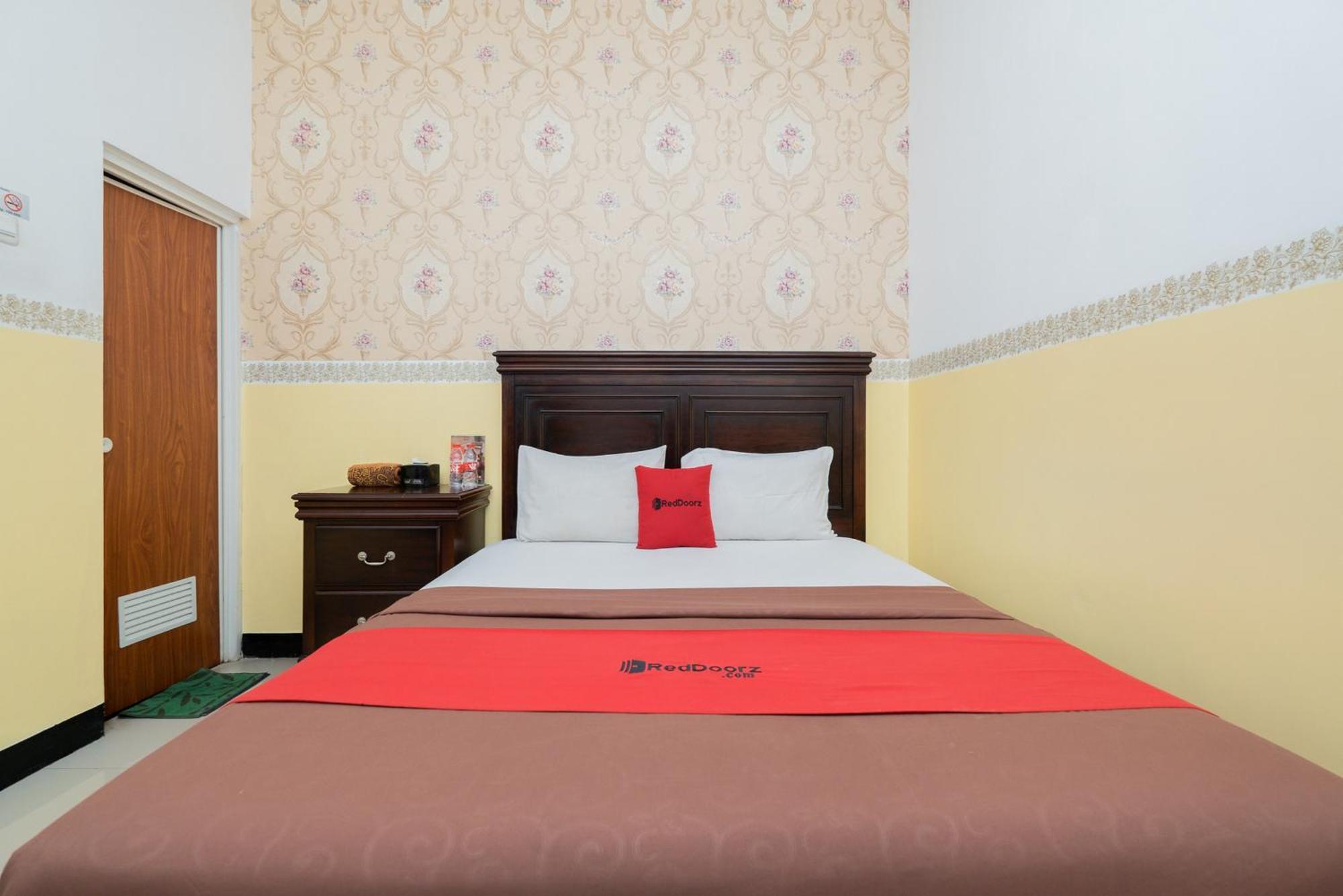 Reddoorz Near Taman Krida Budaya Malang Dış mekan fotoğraf